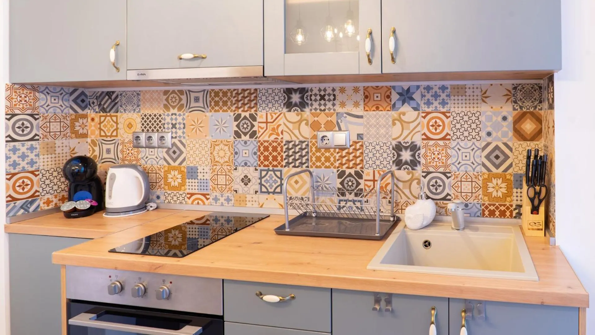 Seaside Estate - Cozy And Romantic - Public Parking Nearby Varna Apartment